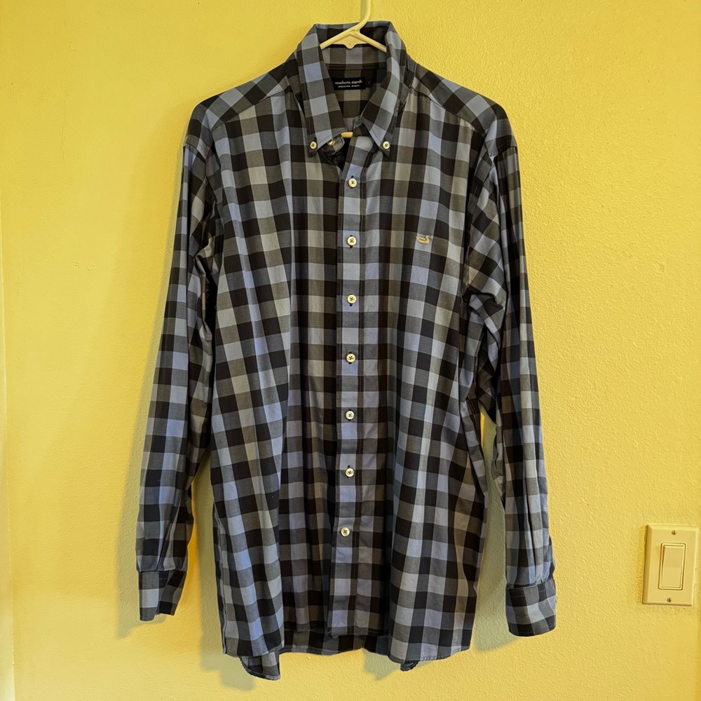 Southern Marsh Blue and Gray Checkered Long Sleeved Shirt Size L